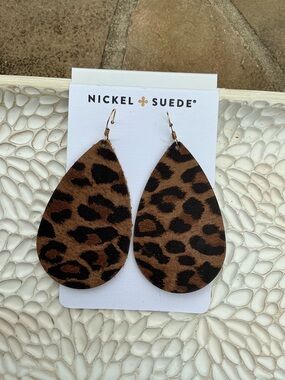 Nickel Suede Medium Leopard teardrop Earrings